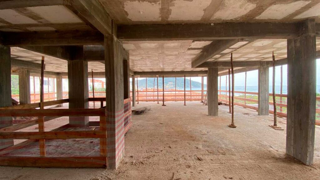 Vista interna de um prédio em construção